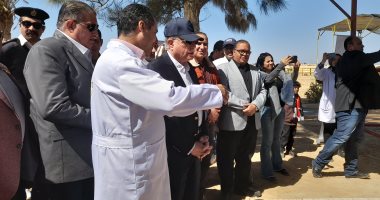محافظ جنوب سيناء يتفقد الحملة القومية للنهوض بإنتاجية الإبل بمحطة بحوث الصحراء.. فيديو