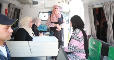 محافظ كفر الشيخ يتفقد المركز التكنولوجى المتنقل وتقديمها 124 خدمة للمواطنين