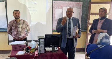 مدير تعليم نجع حمادى يتابع تدريب 201 مرشح للتعاقد فى مسابقة 30 ألف معلم