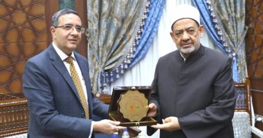 سفير الهند بالقاهرة يجدد الدعوة إلى شيخ الأزهر لزيارة بلاده