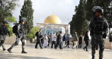 مستوطنون إسرائيليون يقتحمون المسجد الأقصى فى حراسة شرطة الاحتلال