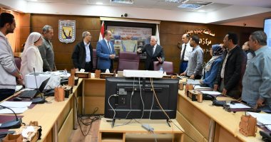 محافظ جنوب سيناء يتابع جلسة تسوية للمنازعات لحل مشكلات المواطن بشرم الشيخ
