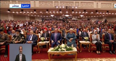 الرئيس السيسي يشاهد الفيلم التسجيلى "كلام من القلب" عن تضحيات المرأة المصرية