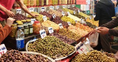 انتعاش أسواق المخللات بالإسكندرية فى رمضان..صور