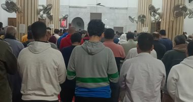 الآلاف يؤدون صلاة التراويح بمحافظة المنوفية.. صور وفيديو