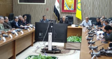نائب محافظ شمال سيناء يؤكد انتظام العمل فى المشروعات التنموية