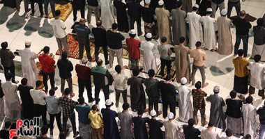 الآلاف يؤدون صلاة التراويح فى ثانى ليالى رمضان بالجامع الأزهر.. فيديو