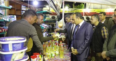 نائب محافظ المنيا يتابع أسعار السلع الغذائية بعدد من المنافذ
