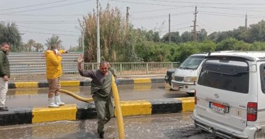 شفط مياه الأمطار من شوارع بنى سويف وتواجد ميدانى لرؤساء المدن ومعاونيهم.. صور
