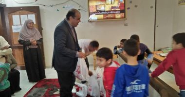 رئيس مركز أجا بالدقهلية يزور الأطفال بدار التقوى الإيوائية للاحتفال مع الأطفال 