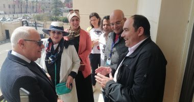 محافظ بورسعيد يستقبل أسرة بلغارية تستعيد ذكرياتها بعد 40عاما على الرحيل.. فيديو وصور