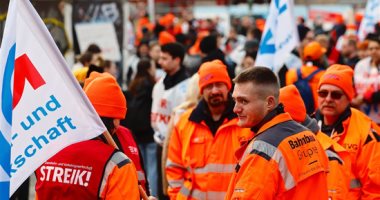 إضراب عمال النقل يشل مفاصل الحياة في ألمانيا