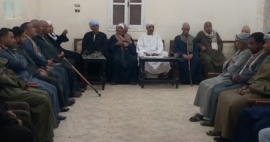 جلسة مصالحة ودية بين عائلتى "آل عبد الله العبد وآل محمود الأمير" فى المريس