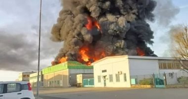 إيطاليا.. حريق فى مصنع للمواد الكيميائية.. فيديو