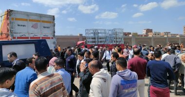 إصابة 3 أشخاص إثر حادث تصادم سيارتين بطريق الإسكندرية الصحراوي 
