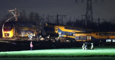 قتيل و30 جريحاً بحادث خروج قطار عن مساره فى هولندا.. صور