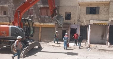 الجيزة: إزالة 6 محال مقامة بالمخالفة بشارع البوهى ضمن خطة تطوير القطاع