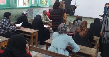 تفعيل مبادرة دواوين حكومية بلا أمية وامتحان 176مواطنا بالمنتزة فى الإسكندرية