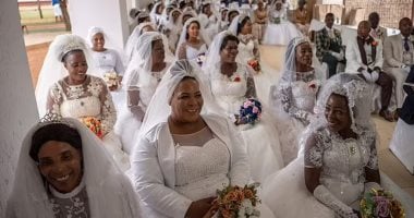 الأكبر منذ جائحة كورونا.. مئات العرائس فى حفل زفاف جماعى بجنوب أفريقيا