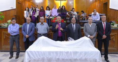 رئيس الطائفة الإنجيلية يشارك في الاحتفال بخميس العهد في كنيسة عين شمس