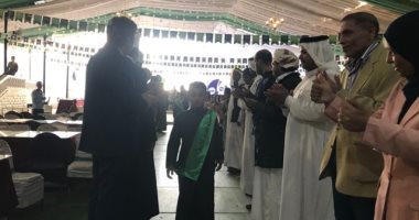 تنظيم ممر شرفى بالعريش لـ83 حافظا للقرآن الكريم أثناء احتفال بتكريمهم.. فيديو وصور