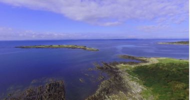 مملكة خاصة وسط الماء.. عرض جزيرة اسكتلندية للبيع بسعر غير متوقع