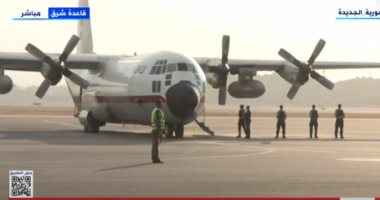 إكسترا نيوز ترصد لحظة هبوط طائرة بقاعدة شرق تحمل مصريين قادمين من السودان