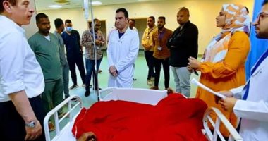 وفد من وزارة الصحة يتفقد حالات النازحين السودانيين بمستشفى أسوان.. صور