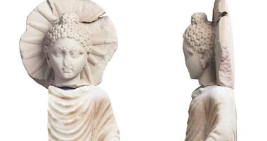 علماء الآثار يعلقون على اكتشاف تمثال بوذا على ساحل البحر الأحمر