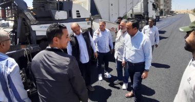 رئيس جهاز الشروق: الانتهاء من رصف الطرق الداخلية بالمنطقة الثانية عمارات بالمدينة 