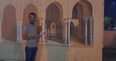 شاب يحول كشك كهرباء إلى لوحة فنية لمسجد سيدي عبد الرحيم القنائى.. صور