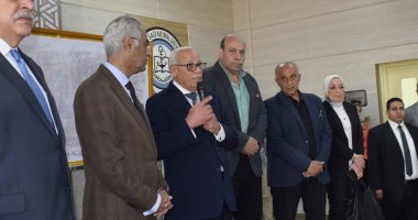 عادل الغضبان يدير حوارا مفتوحا مع طلاب طب جامعة شرق بورسعيد 