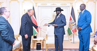 وزير الخارجية يسلم الرئيس سلفا كير رسالة الرئيس السيسي حول الوضع فى السودان