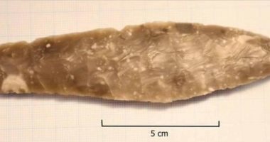 طفلة تعثر على خنجر من العصر الحجرى الحديث بالنرويج .. اعرف التفاصيل
