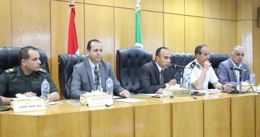نائب محافظ المنيا يبحث تقنين عدد من أراضى أملاك الدولة باجتماع لجنة البت