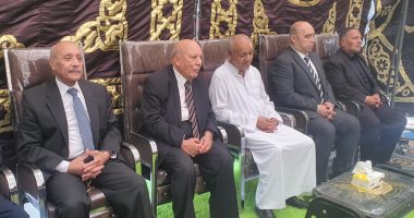 اللواء عادل لبيب وزير التنمية المحلية الأسبق يعزى في محمود بكرى بقنا