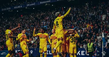 برشلونة يتوج رسميا بلقب بطل الدوري الإسباني للمرة 27 في تاريخه.. فيديو
