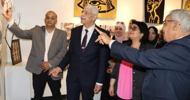 رئيس جامعة المنوفية يفتتح معرض السجاد اليدوي خلال مهرجان الأسبوع الثقافى