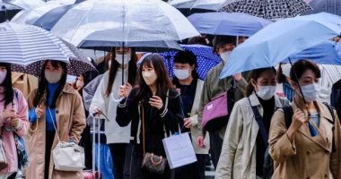 يابانيون يلجأون لمدرسين "لتعلم الابتسامة" بعد انتهاء أمر ارتداء الكمامات
