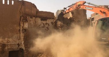 رئاسة مركز الداخلة: إزالة منزل آيل للسقوط بمدينة موط حرصا على حياة المواطنين
