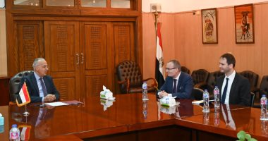 وزير الرى: دراسة تصنيع قطع غيار الطلمبات بالشركات المصرية والتشيكية