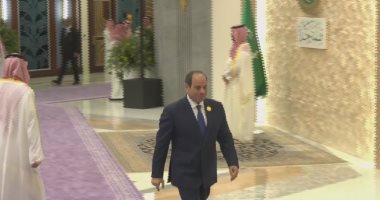 السعودية نيوز | 
                                            شاهد.. لحظة وصول الرئيس السيسي إلى مقر انعقاد القمة العربية فى جدة
                                        