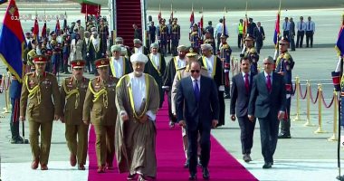 الرئيس السيسي يصطحب سلطان عمان هيثم بن طارق إلى قصر الاتحادية