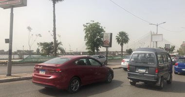 النشرة المرورية.. كثافات متوسطة لحركة السيارات بمحاور القاهرة والجيزة