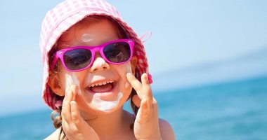 5 خطوات لحماية طفلك فى حرارة الصيف.. الصن بلوك وترطيب الجسم أبرزها