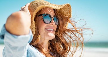 4 طرق للحفاظ على البشرة من أشعة الشمس الحارة