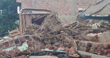 محافظ أسيوط يتابع حادث انهيار منزل بمركز البدارى.. إنقاذ 8 أشخاص واستخراج جثة