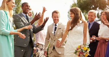 5 طرق تعلمك إتيكيت حضور حفل الزفاف
