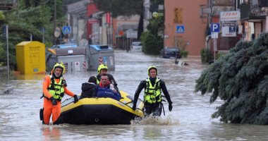 24 بلدة متضررة.. ارتفاع ضحايا فيضانات إيطاليا إلى 15 قتيلاً