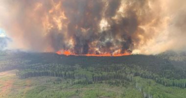 أخبار – الأمطار تطفئ حريقا هائلا في غابات بكندا بعد إجلاء الآلاف